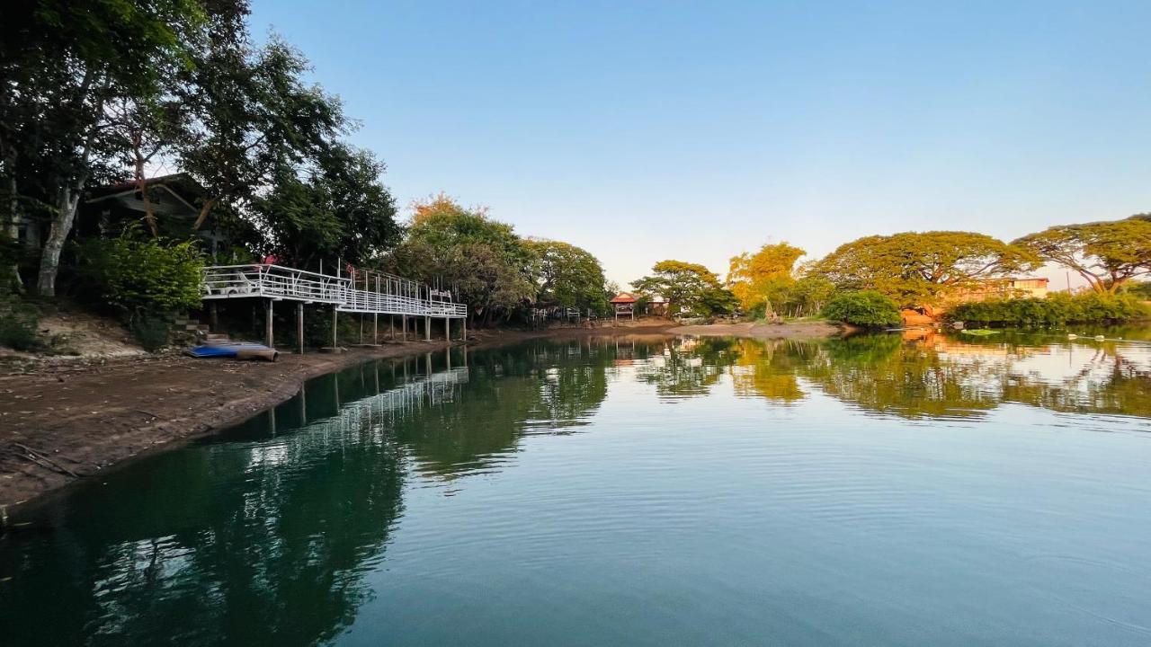 Moon River Resort Phimai Екстер'єр фото