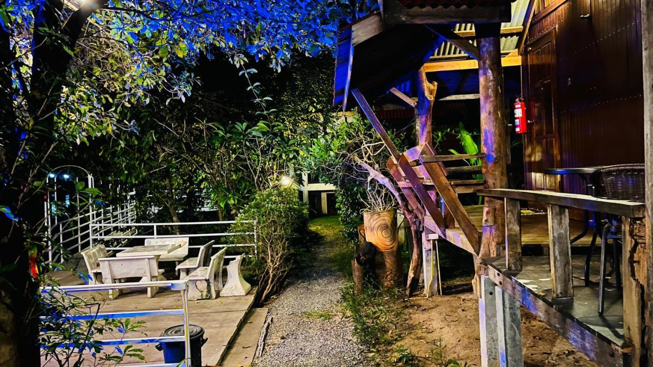 Moon River Resort Phimai Екстер'єр фото