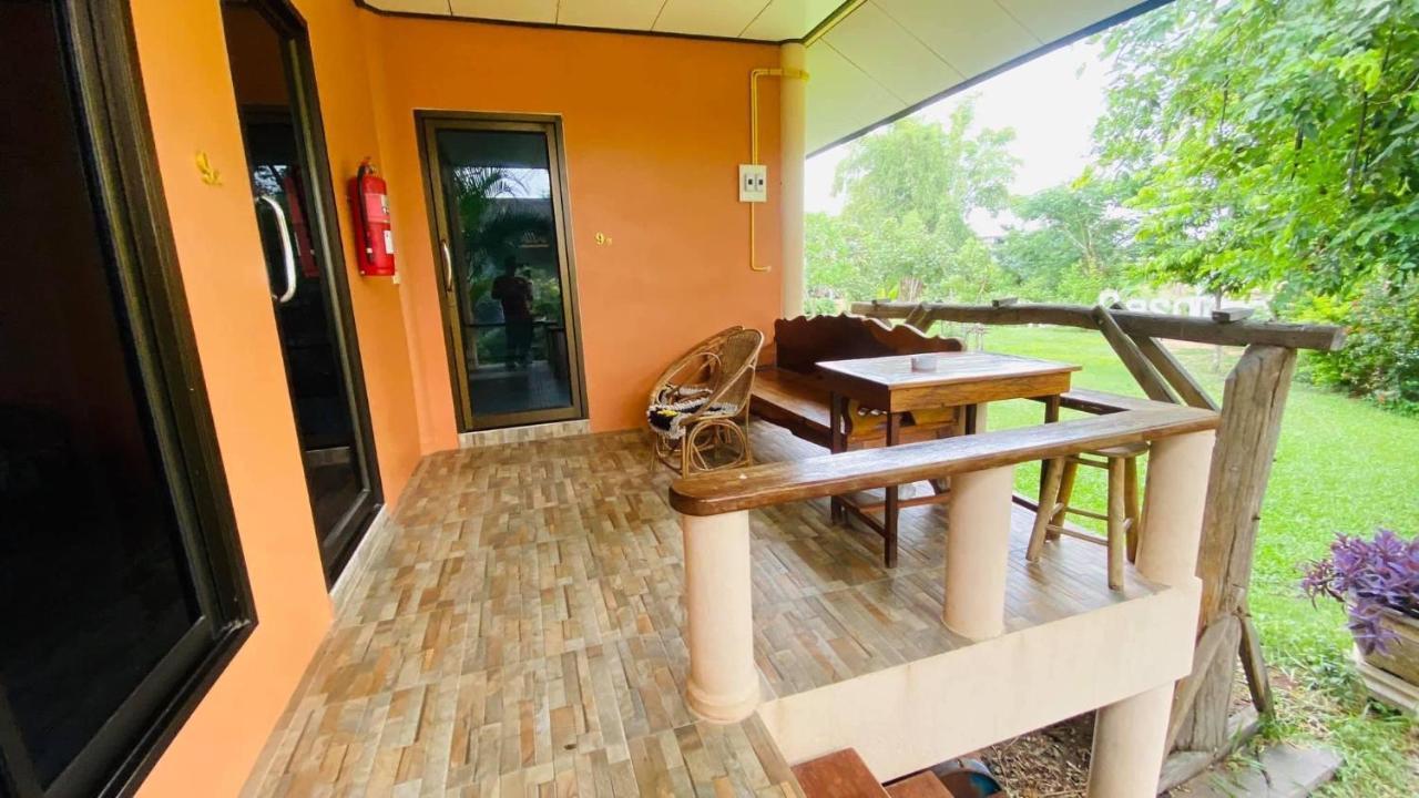 Moon River Resort Phimai Екстер'єр фото