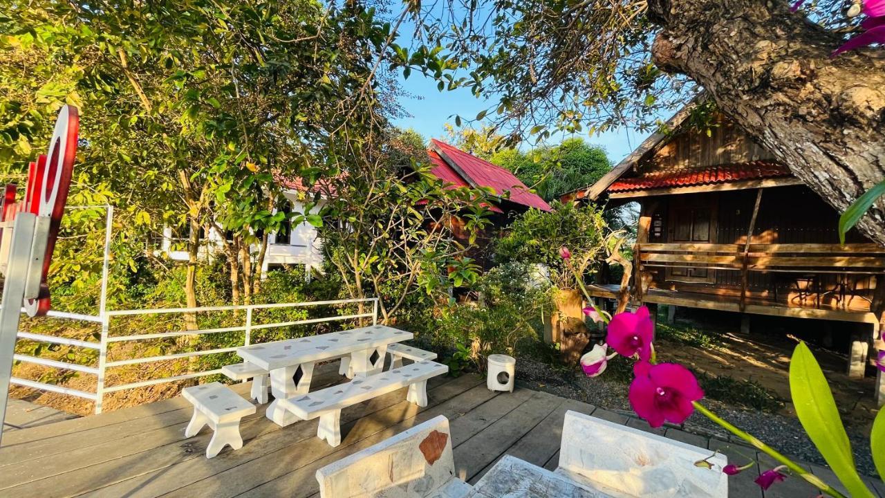 Moon River Resort Phimai Екстер'єр фото