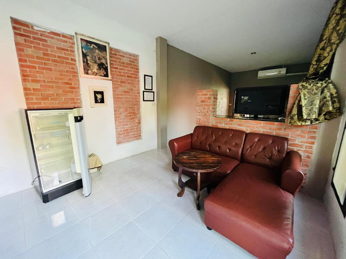 Moon River Resort Phimai Екстер'єр фото