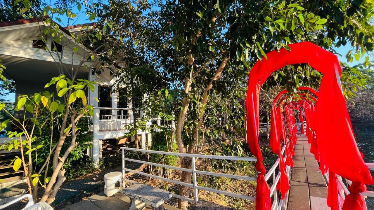 Moon River Resort Phimai Екстер'єр фото