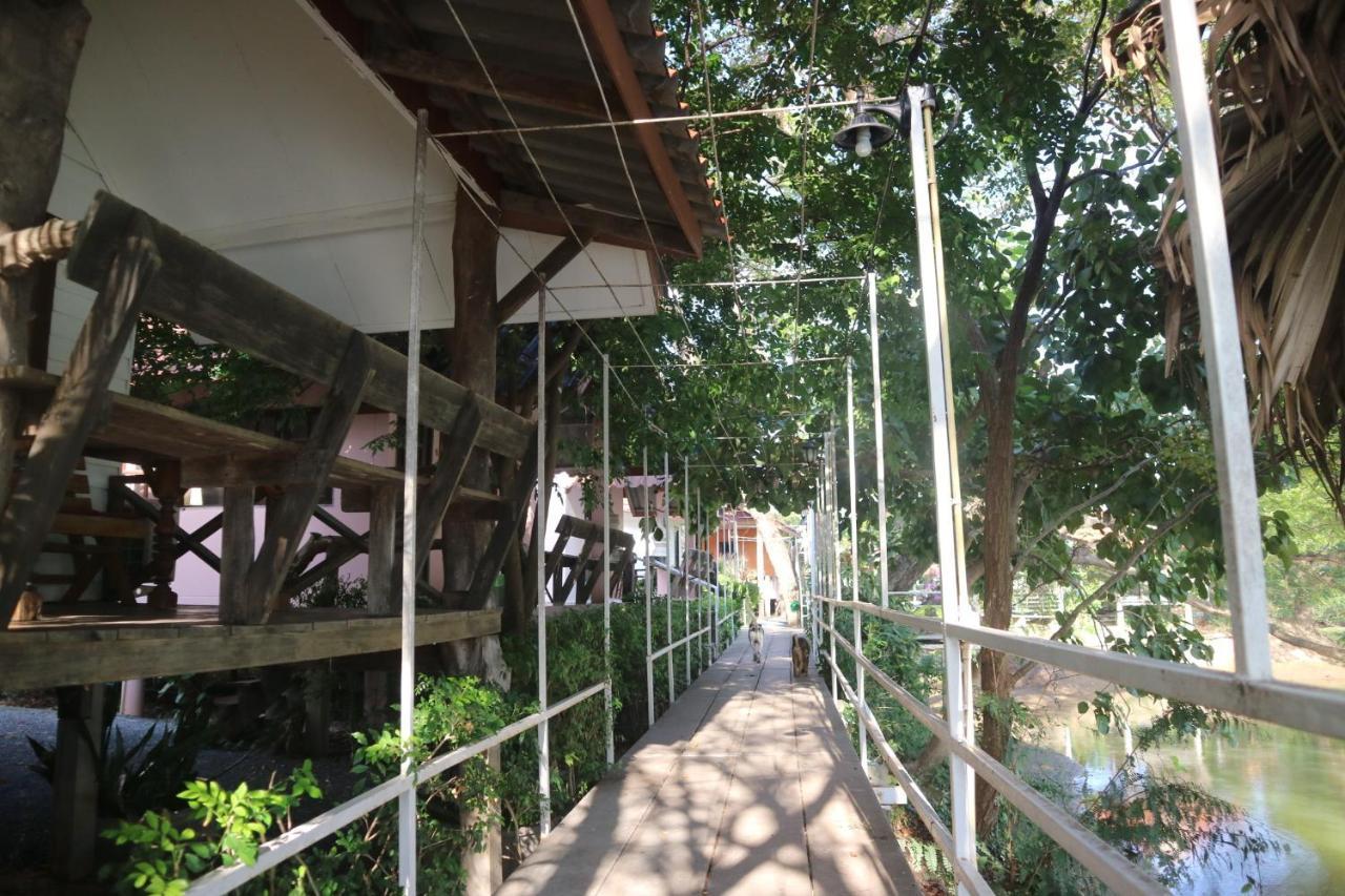 Moon River Resort Phimai Екстер'єр фото
